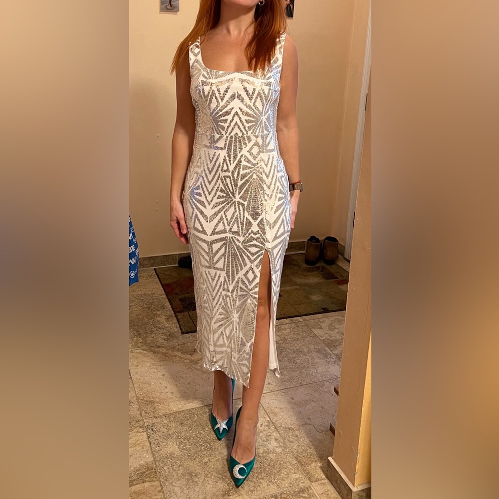LULU’S SEQUIN DRESS